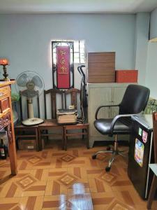 bán nhà để trả nợ cho con